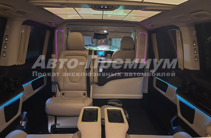 Mercedes V-Class Office on wheels